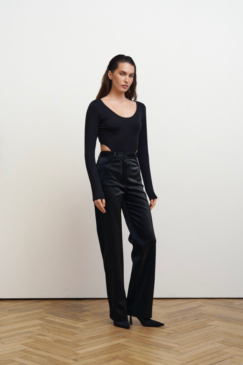 Брюки прямого крою з тисненням під рептилію