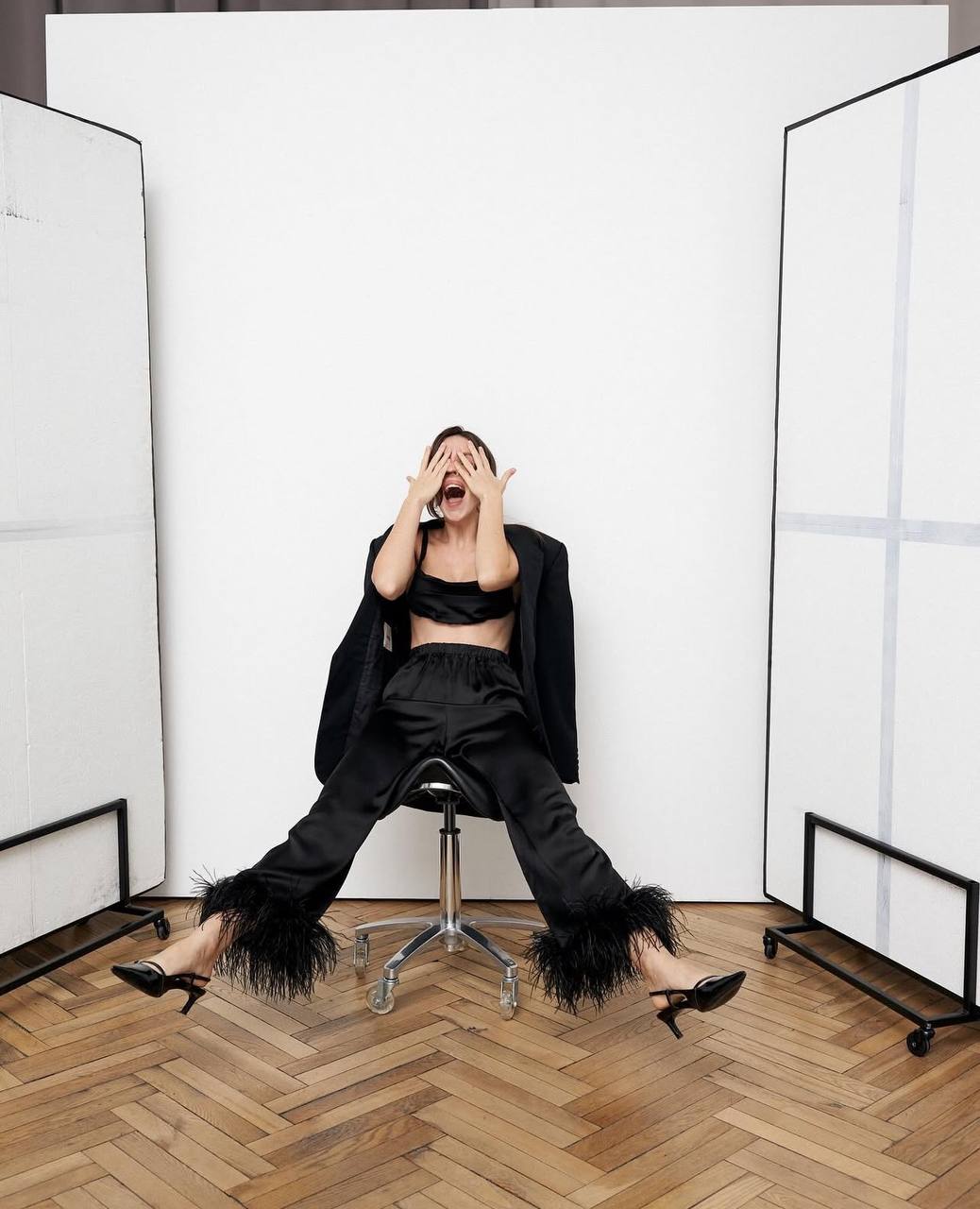 Штани пірʼя