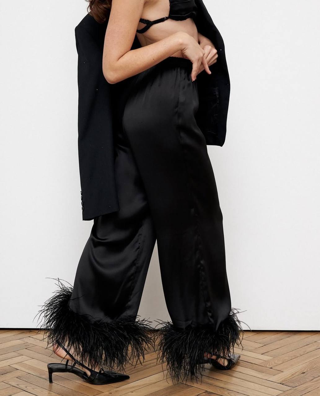 Штани пірʼя