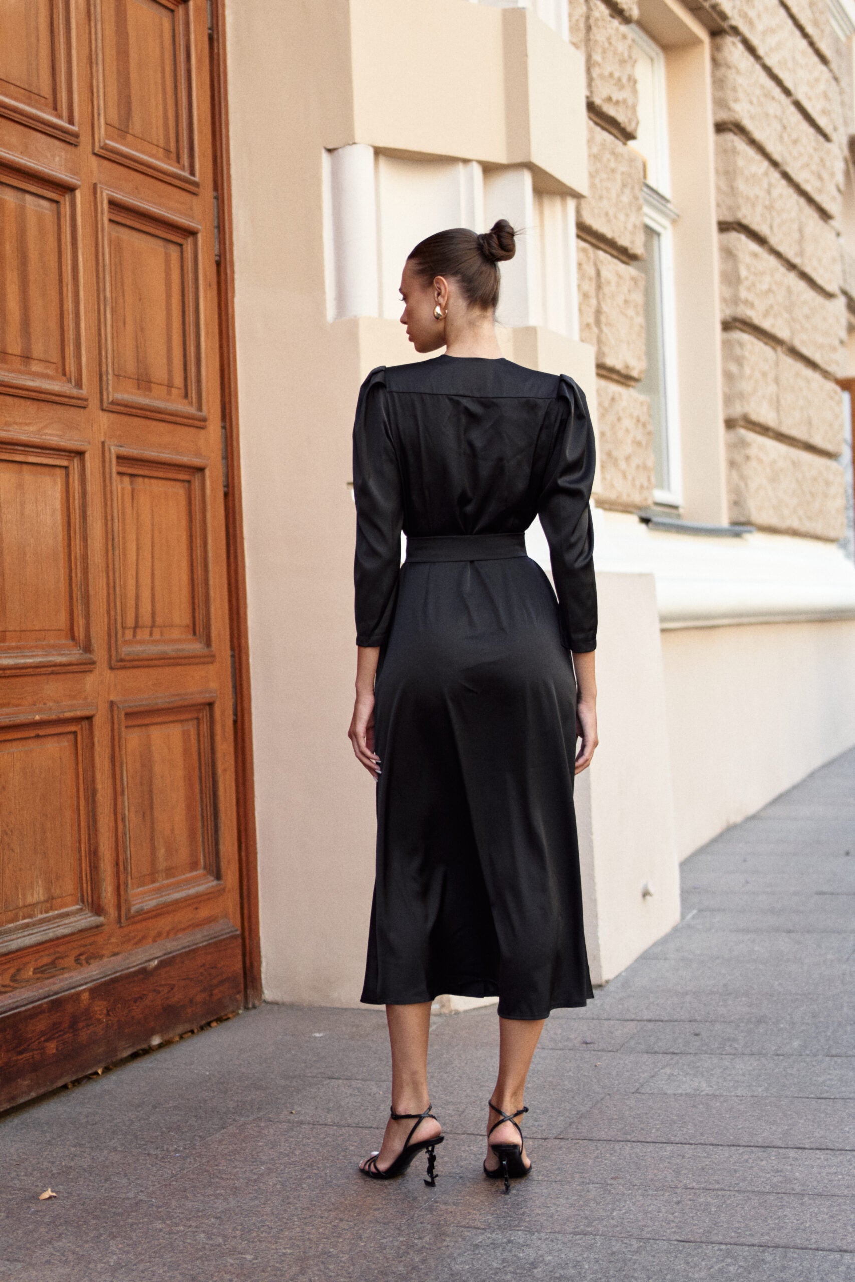 Сукня троянда