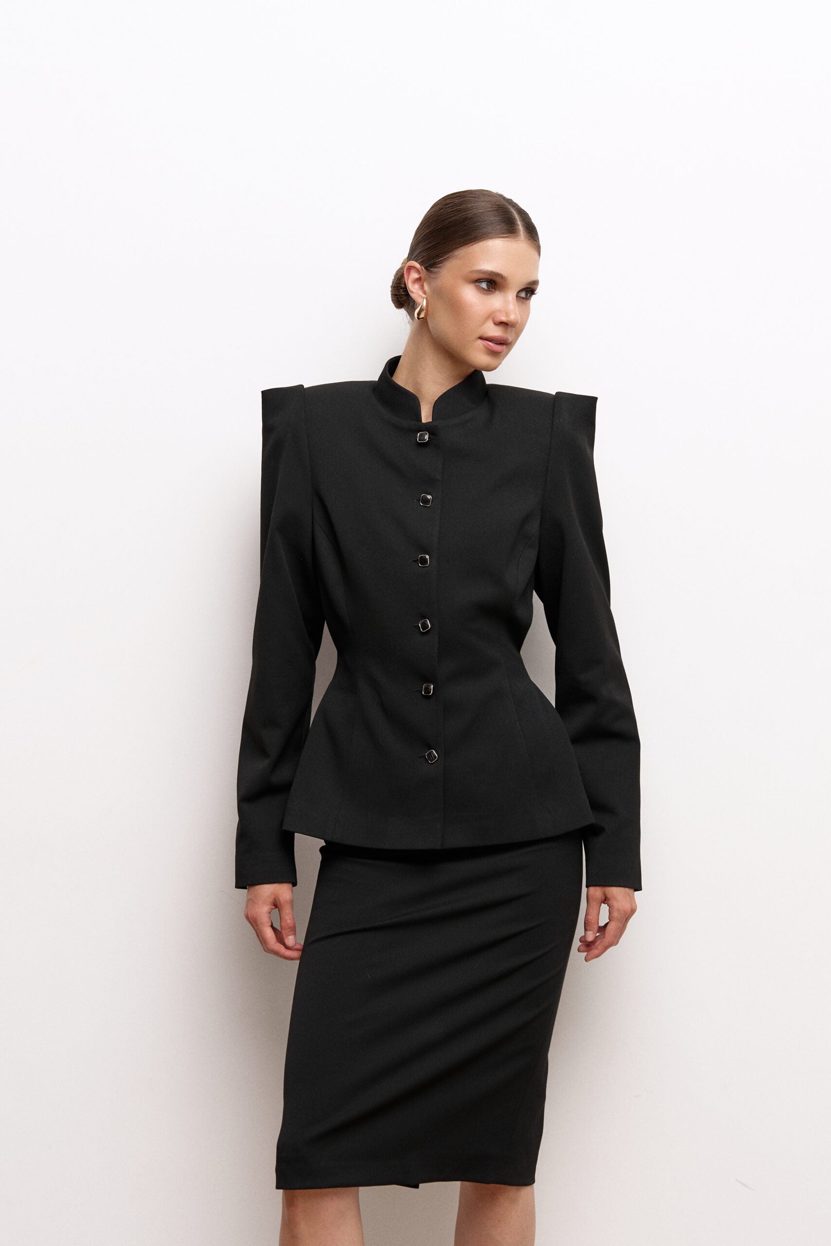 Жакет гостре плече