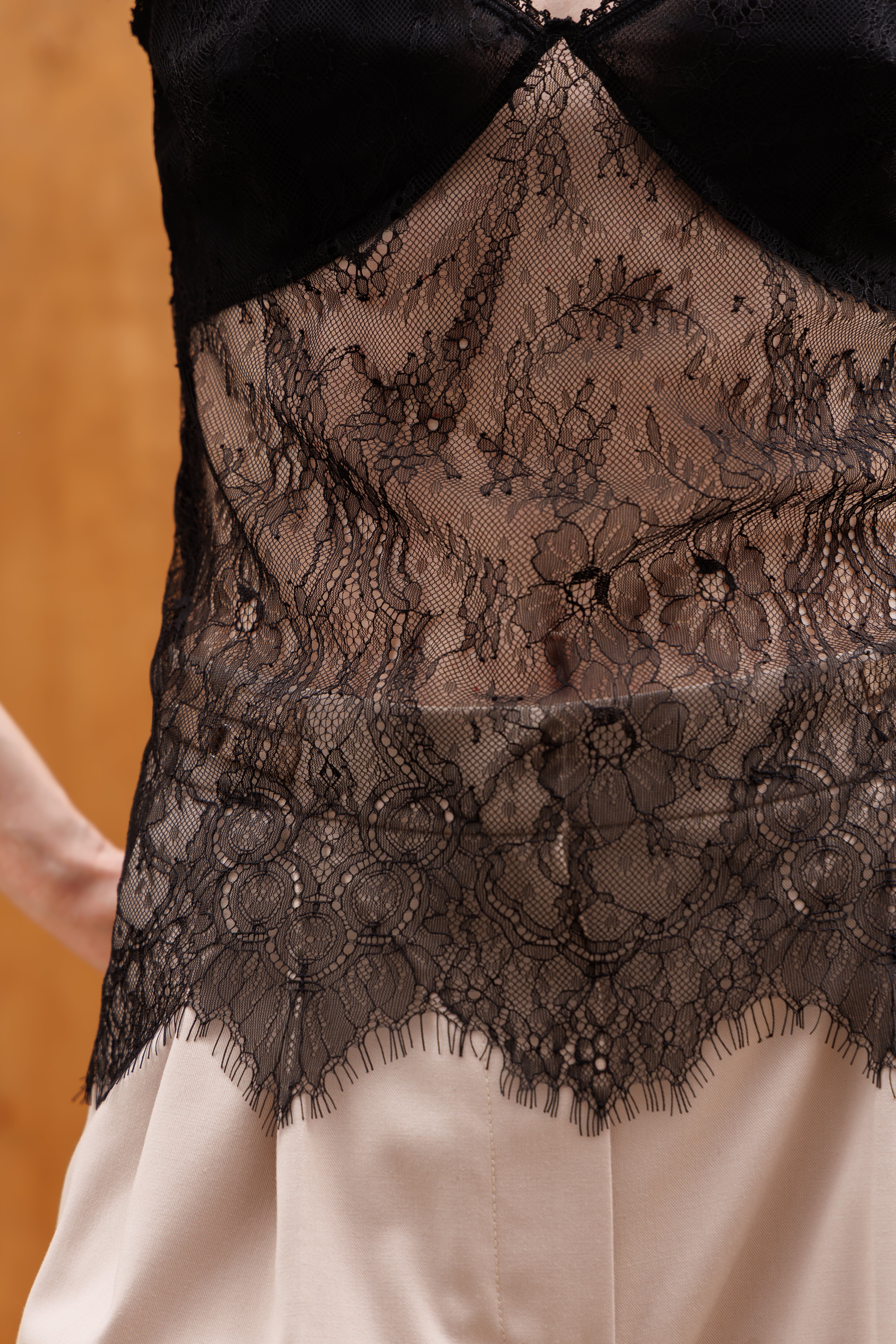 Топ з мережива CAPZSULE