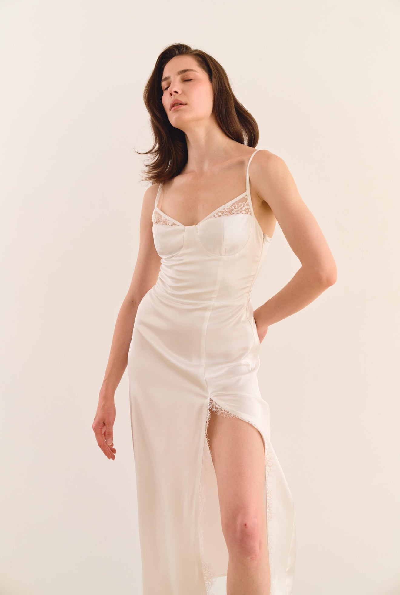 Сукня атлас  мереживо